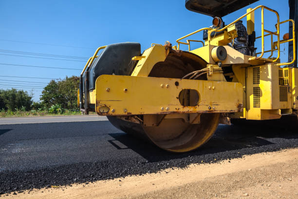 Best Affordable Driveway Paving  in Elmore, AL